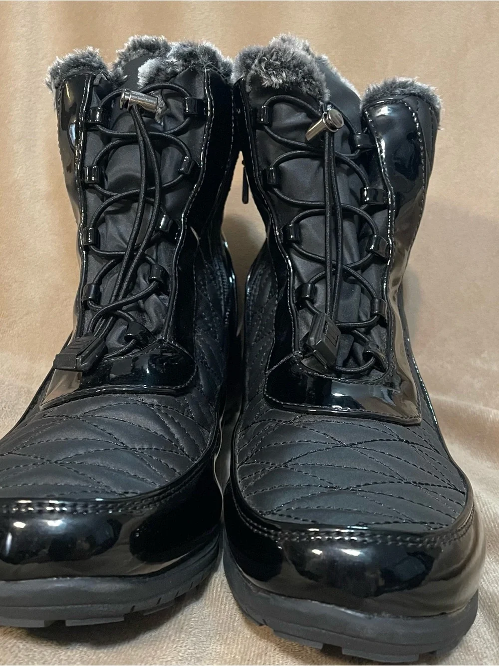 Khombu Molly waterproof Black Quilted Faux-Fur Ankle Snow Boot